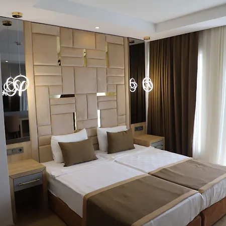 Otel Lara Garden 4*