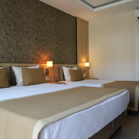 Lara Garden Otel 4*
