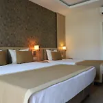 Lara Garden فندق 4*