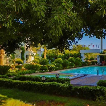 Szálloda Lara Garden 4*